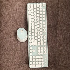 Mint Wireless keyboard w/ mouse included